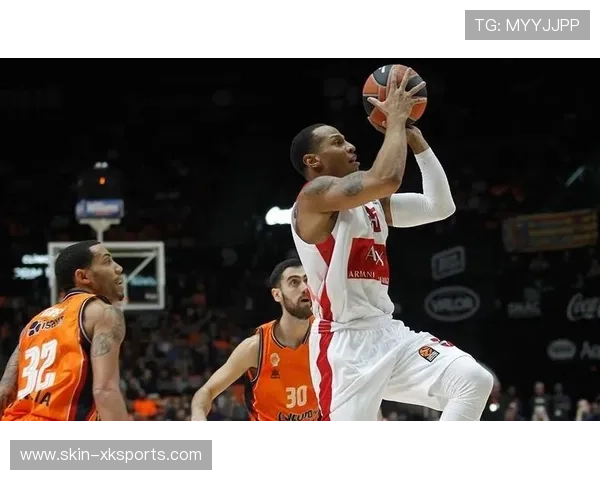 河南队外线推进变速极快 河南队外线推进变速极快